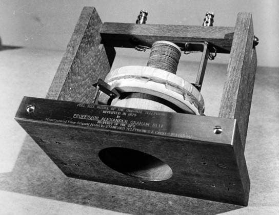 Alexander Graham Bell s (3rd March 1847 - 2nd August 1922) Inventor of original Bell s telephone dated 1876., Copyright: xUnitedxArchivesx xWorldxHistoryxArchivex WHA_092_0302 !ACHTUNG AUFNAHMEDATUM GESCHÄTZT!
