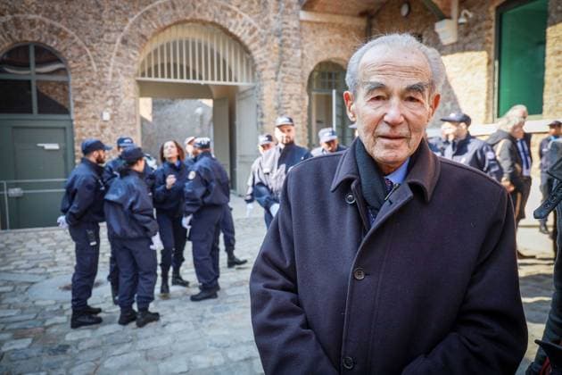 Paris, France le 12 avril 2019 - Photo d archive de Robert Badinter lors d une visite de la prison de la Sante. Robert Badinter est decede a son domicile - Archive photo of Robert Badinter during a visit to the Sante prison. Robert Badinter died at his home  Copyright: xLucxNoboutx