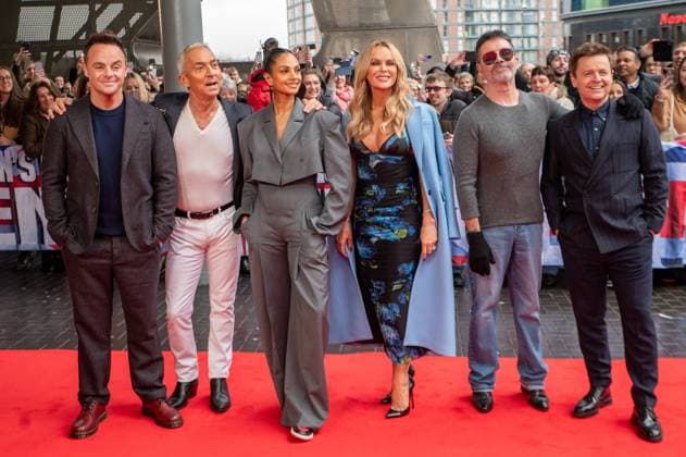 Bilder des Jahres 2024, Entertainment 02 Februar Entertainment Themen der Woche KW06 Entertainment Bilder des Tages Judges and presenters arrive ahead of the 2024 Britain s Got Talent Auditions at the Lowry in Manchester Featuring: Anthony McPartlin, Bruno Tonioli, Alesha Dixon, Amanda Holden, Simon Cowell, Declan Donnelly Where: Manchester, United Kingdom When: 09 Feb 2024 Credit: Graham Finney Cover Images EDITORIAL USE ONLY. NOT FOR USE BY NEWSPAPERS BASED IN THE UK. Copyright: xx 53442403
