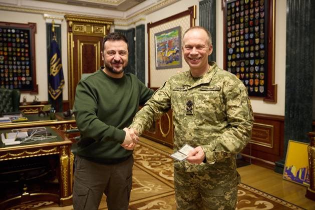 News Themen der Woche KW06 News Bilder des Tages President Zelenskyy Meets with New Military Leadership Team - Kyiv HANDOUT - Ukrainian President Volodymyr Zelenskyy, left, presents Commander in Chief of the Ukrainian Armed Forces Colonel General Oleksandr Syrskyi with his new credentials following a meeting with his new military leadership team at the Mariinsky Palace, February 10, 2024 in Kiev, Ukraine. Photo by Ukrainian Presidency via ABACAPRESS.COM Kiev Ukraine  Copyright: xABACAx