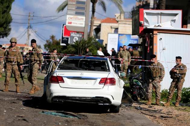 Bilder des Jahres 2024, News 02 Februar News Themen der Woche KW06 News Bilder des Tages (240211) -- JADRA, Feb. 11, 2024 -- Lebanese soldiers inspect a damaged car in Jadra, Lebanon, Feb. 10, 2024. Two people were killed and three others injured on Saturday as a result of an Israeli airstrike in Jadra, a Lebanese town about 65 kilometers away from the country s border with Israel, Lebanese security sources said. (Photo by Xinhua) LEBANON-JADRA-ISRAEL-BORDER-TENSIONS AlixHashisho 