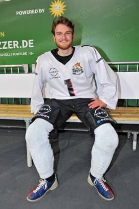 RTL - American Ice Football . Hendrik Scharnbacher anläßlich des RTL TV-Events American Ice Football am 11.02.2024 in der SAP-Arena Mannheim. 20240211MWI121035