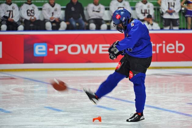 RTL - American Ice Football . Nico Legat anläßlich des RTL TV-Events American Ice Football am 11.02.2024 in der SAP-Arena Mannheim. 20240211MWI120782