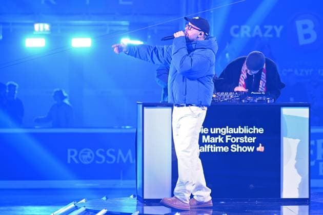 RTL - American Ice Football . Mark Forster anläßlich des RTL TV-Events American Ice Football am 11.02.2024 in der SAP-Arena Mannheim. 20240211MWI120315