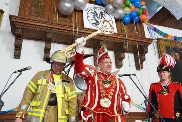 News Themen der Woche KW07 Entertainment Bilder des Tages Prinzen Frühstück in Duisburg ** NUR FÜR REDAKTIONELLE ZWECKE ** EDITORIAL USE ONLY **<p>Das traditionelle Prinzen Frühstück an Rosenmontag, 12. Februar im Rathaus von Duisburg. Prinz Matthias I übernimmt für einen Tag die Herrschaft über die Stadt und das Rathaus. Deutschland NRW Duisburg Copyright: StefanxArend xFUNKExFotoxServices *** Prinzen Frühstück in Duisburg FOR EDITORIAL PURPOSES ONLY EDITORIAL USE ONLY p The traditional Prinzen Frühstück on Rose Monday, February 12 at Duisburg City Hall Prince Matthias I takes over the reigns of the city and City Hall for one day Germany NRW Duisburg Copyright StefanxArend xFUNKExFotoxServices Copyright: StefanxArend xFUNKExFotoxServices doc7u3y1hyg1446mebmm6l ,EDITORIAL USE ONLY