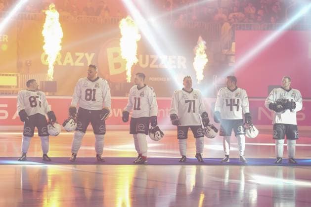 American Ice Football - 11.02.2024 Das Event-Spektakel in der SAP Arena Mannheim mit den Eastie Boys: Kevin Kuske, Philip Boy, Felix van Deventer, Evil Jared, Jörn Schlönvoigt, Eric Stehfest, Lars Pape, Henrik Scharnbacher. Mannheim SAP Arena Baden-Württemberg