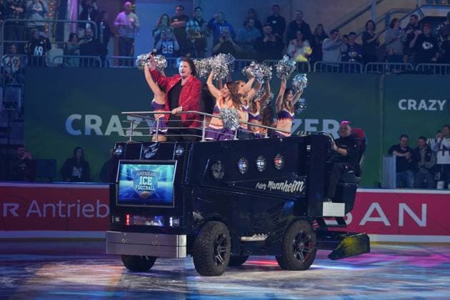 American Ice Football - 11.02.2024 Das Event-Spektakel in der SAP Arena Mannheim mit Olaf der Flipper. Mannheim SAP Arena Baden-Württemberg