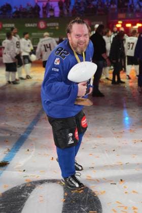 American Ice Football - 11.02.2024 Das Event-Spektakel in der SAP Arena Mannheim mit Axel Stein. Mannheim SAP Arena Baden-Württemberg