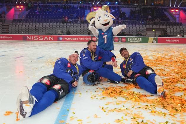 American Ice Football - 11.02.2024 Das Event-Spektakel in der SAP Arena Mannheim mit Calvin Kleinen, Tobias Wegener, Kevin Großkreutz. Mannheim SAP Arena Baden-Württemberg