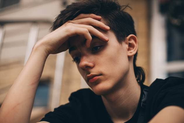 Portrait of a sad teenager with scratches on his hands Chi?in?u, Chisinau, Moldova R_WCIK24020866-1350040-01 ,model released, Symbolfoto