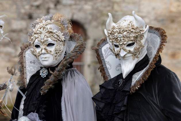 Hallia Venezia Masken Kostüme Karnevalskostüm Karneval Reisefoto Reisefotografie sehenswert Sehenswürdigkeit Stimmung stimmungsvoll historisch Fasching Schwäbisch Hall *** Hallia Venezia Masks Costumes Carnival costume Carnival Travel photo Travel photography worth seeing Place of interest Mood Atmospheric historical Carnival Schwäbisch Hall Copyright: imageBROKER DieterxRebmann iblder10179219.jpg