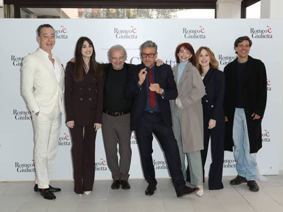 Entertainment Themen der Woche KW07 Entertainment Bilder des Tages Romeo e Giulietta Photocall in Rom Rome, Le Meridien hotel, photocall for the film Romeo is Juliet . In the photo: Maurizio Lombardi, Pilar Fogliati, Giovanni Veronesi, Sergio Castellitto, Serena De Ferrari, Viviana Colais, Domenico Diele  Copyright: xMarcoxProvvisionatox xipa-agencyx xDxAvanzo Provvisionatox IPA_Agency_IPA43401759