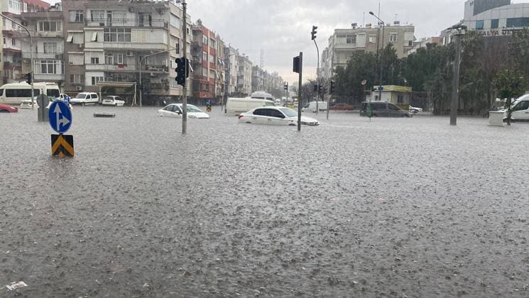 News Themen der Woche KW07 News Bilder des Tages Severe Flooding Hits Antalya A view of flooded area as homes and streets deluged by water in aftermath of heavy rainfall in Antalya, Turkey on February 13, 2024. Photo by Depo Photos ABACAPRESS.COM Antalya Turkey  Copyright: xDepoxPhotos ABACAx