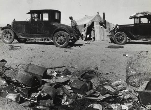 Refugee families encamped near Holtville, California, 1937 (b w photo) 3740297 Refugee families encamped near Holtville, California, 1937 (b w photo) by Lange, Dorothea (1895-1965); Private Collection. Copyright: xBridgemanxImagesx 3740297
