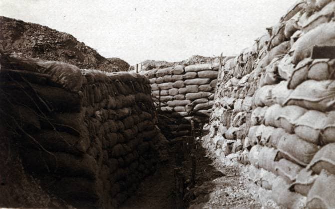 1st World War: view of a trench in bags of earth in Hautebraye (Oise) 15 09 1916 XEE4132881 1st World War: view of a trench in bags of earth in Hautebraye (Oise) 15 09 1916 by French Photographer, (20th century); Private Collection; (add.info.: 1st World War: view of a trench in bags of earth in Hautebraye (Oise) 15 09 1916); Stefano Bianchetti. Copyright: xStefanoxBianchettix xBridgemanxImagesx 4132881