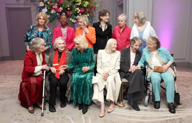 . 14 02 2024. London, United Kingdom. Queen Camilla with Dames (L-R back row) Joanna Lumley, Floella Benjamin, Twiggy Lawson, Harriet Walter, Penelope Wilton, Maureen Lipman (L-R front row) Virginia McKenna, Si‰n Phillips, Vanessa Redgrave, Penelope Keith and Patricia Routledge at a celebration of Shakespeare event in London.  xPoolx xi-Imagesx IIM-24998-0006