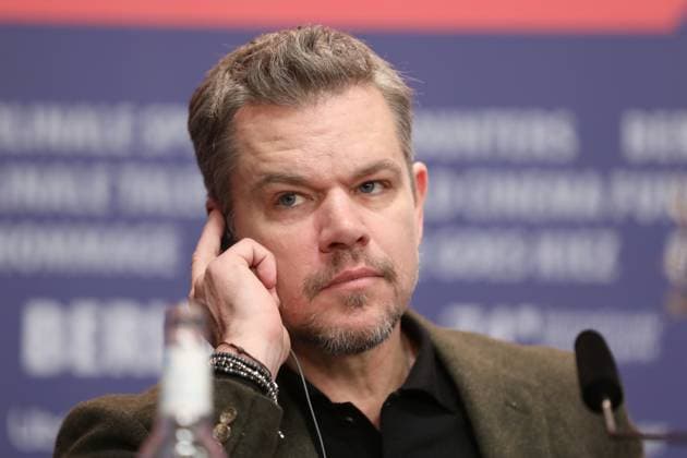 Entertainment Themen der Woche KW07 Berlin, Deutschland, 15.02.2024: Hotel Grand Hyatt: 74. Berlinale: Pressekonferenz mit Regisseur, Drehbuchautor und Schauspielern von Film Small things like these : Matt Damon hält eine Hand ans Ohr *** Berlin, Germany, 15 02 2024 Hotel Grand Hyatt 74 Berlinale Press Conference with director, screenwriter and actors of film Small things like these Matt Damon holds a hand to his ear Copyright: xdtsxNachrichtenagenturx dts_30701