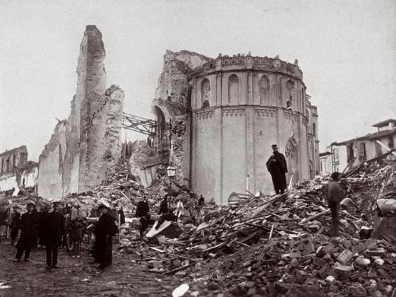 Earthquake of Messina, 1908 493903 Earthquake of Messina, 1908; Alinari. Copyright: xAlinarix xBridgemanxImagesx 493903