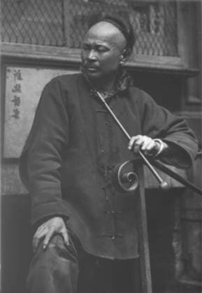 The Shoe maker, Chinatown, San Francisco, 1896-1906 (b w photo) 7075875 The Shoe maker, Chinatown, San Francisco, 1896-1906 (b w photo) by Genthe, Arnold (1869-1942); Private Collection. Copyright: xBridgemanxImagesx 7075875