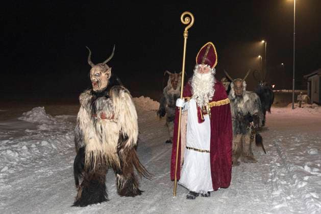 Krampus und Nikolaus, Herberger Höllen Teifln, Österreich *** Krampus and St. Nicholas, Herberger Hells Parts, Austria 1065533459