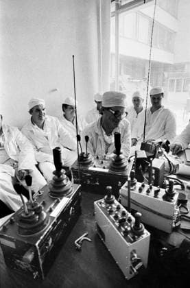 Post-accident clean-up at Chernobyl Nuclear Power Plant 1098527 08.05.1986 Post-accident clean-up at Chernobyl Nuclear Power Plant. Remote-control robot operators. Igor Kostin Sputnik Kiev region Ukraine  Copyright: xIgorxKostinx