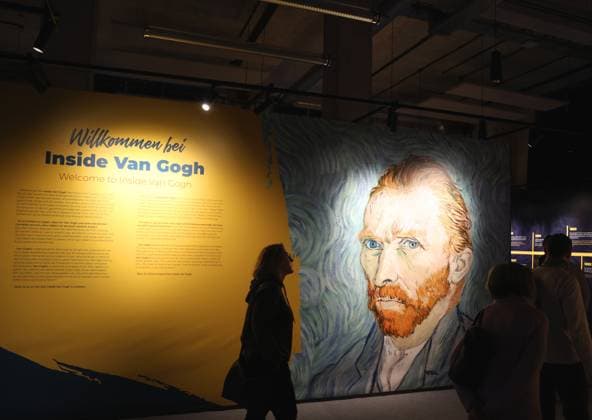 Entertainment Themen der Woche KW07 Entertainment Bilder des Tages Inside van Gogh - Zentralheize Erfurt 16.02.2024, Erfurt, Zentralheize, Inside van Gogh - Das immersive Ausstellungserlebnis - Multimediaspektakel um einen der groessten Kuenstler, den niederlaendischen Maler Vincent van Gogh *** Inside van Gogh Zentralheize Erfurt 16 02 2024, Erfurt, Zentralheize, Inside van Gogh The immersive exhibition experience Multimedia spectacle about one of the greatest artists, the Dutch painter Vincent van Gogh