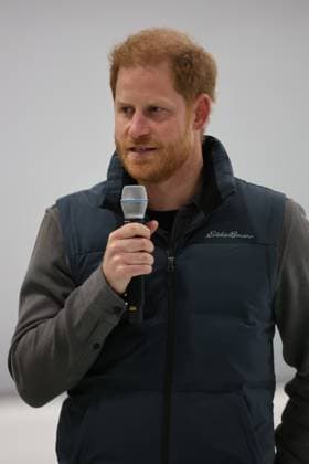 . 16 02 2024. Vancouver, Canada. Prince Harry and Meghan Markle, the Duke and Duchess of Sussex, at a curling centre in Vancouver, Canada, on the third day of the one year to go events for next years Invictus Games.  xStephenxLockx xi-Imagesx IIM-24999-0082
