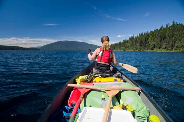 Canoe tripping on Murtle Lake, in Wells Gray Provincial Park. Blue River, British Columbia. Canada Blue River MR_senja_palonen  Copyright: x xAllxCanadaxPhotosx 1990-12975831 ,model released, Symbolfoto