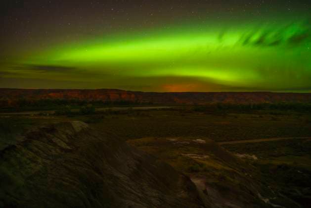 Northern Lights in the Badlands, Dinosaur Provincial Park, Alberta, Canada  Copyright: x x2018,xMarkxLockix 1990-29049836