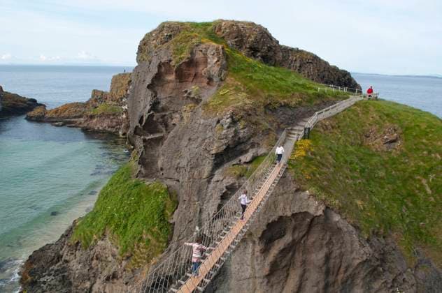 Carrick_a_Rede Rope Bridge at Carrickarede Isle, County Antrim, Northern Ireland  Copyright: x AllxCanadaxPhotosx 1990-68357