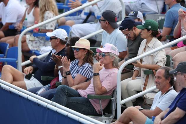 DELRAY BEACH, FL - FEBRUARY 17: Singer Jon Bon Jovi seen at the Delray Beach Open at the Delray Beach Tennis Center on February 17, 2024...People: Jon Bon Jovi Delray Beach United States Of America - ZUMAs214 20240217_aba_s214_004 Copyright: xSMGx