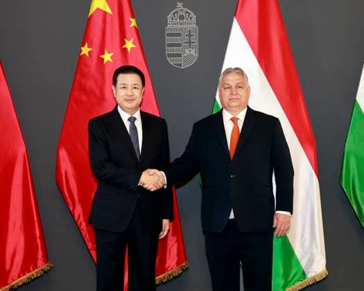 News Themen der Woche KW07 News Bilder des Tages (240218) -- BUDAPEST, Feb. 18, 2024 -- Hungarian Prime Minister Viktor Orban meets with Chinese State Councilor and Minister of Public Security Wang Xiaohong (L) in Budapest, Hungary, Feb. 16, 2024. HUNGARY-BUDAPEST-PM-CHINA-WANG XIAOHONG-MEETING XinxHua 