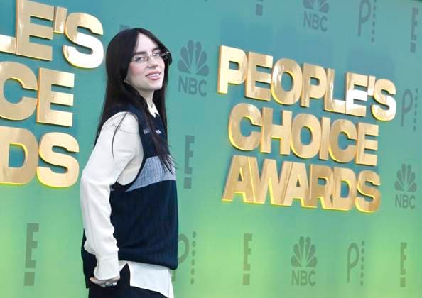 Bilder des Jahres 2024, Entertainment 02 Februar Entertainment Themen der Woche KW07 Entertainment Bilder des Tages Billie Eilish attends the People s Choice Awards at the Barker Hangar in Santa Monica, California on Sunday, February 18, 2024.  LAP20240218018 JIMxRUYMEN
