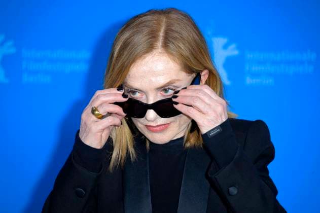 Entertainment Themen der Woche KW08 Entertainment Bilder des Tages Isabelle Huppert beim Photocall zum Kinofilm A Traveler s Needs Yeohaengjaui pilyo auf der Berlinale 2024 74. Internationale Filmfestspiele Berlin im Hotel Grand Hyatt. Berlin, 19.02.2024 *** Isabelle Huppert at the photocall for the feature film A Traveler s Needs Yeohaengjaui pilyo at the Berlinale 2024 74 Berlin International Film Festival at the Hotel Grand Hyatt Berlin, 19 02 2024 Foto:xF.xKernx xFuturexImagex needs_4227