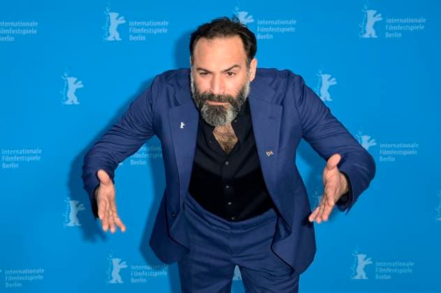 Entertainment Bilder des Tages Jalal Altawil beim Photocall zum Kinofilm Langue Etrangere auf der Berlinale 2024 74. Internationale Filmfestspiele Berlin im Hotel Grand Hyatt. Berlin, 19.02.2024 *** Jalal Altawil at the photocall for the feature film Langue Etrangere at the Berlinale 2024 74 Berlin International Film Festival at the Hotel Grand Hyatt Berlin, 19 02 2024 Foto:xF.xKernx xFuturexImagex etrangere_4306