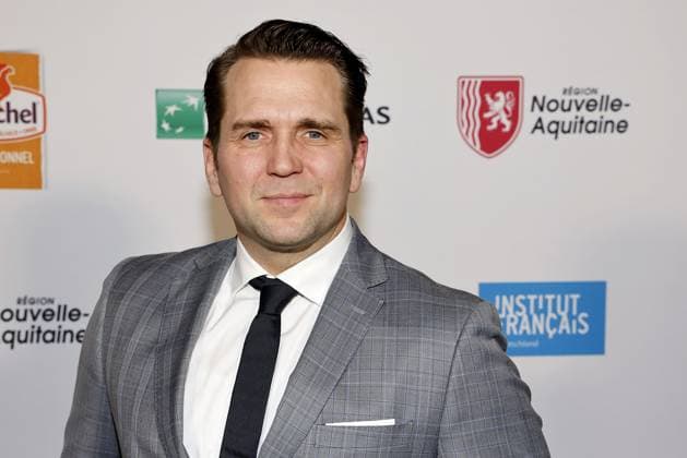 Pierre Kiwitt bei der Verleihung vom Ritterorden fuer Kunst und Literatur im Rahmen der Berlinale Soiree Francaise du Cinema in der Franzoesischen Botschaft am 19.02.2024 in Berlin Berlinale Soiree Francaise 2024- Verleihung vom Chevalier Orden fuer Leila Hamid & Martin Kochendoerfer