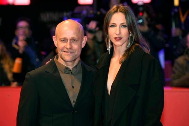 Jürgen Vogel und Natalia Belitski bei der Premiere des Kinofilms Sterben Dying auf der Berlinale 2024 74. Internationale Filmfestspiele Berlin im Berlinale Palast. Berlin, 18.02.2024 *** Jürgen Vogel and Natalia Belitski at the premiere of the feature film Dying Dying at the Berlinale 2024 74 Berlin International Film Festival at the Berlinale Palast Berlin, 18 02 2024 Foto:xC.xNiehausx xFuturexImagex sterben_prem_4294