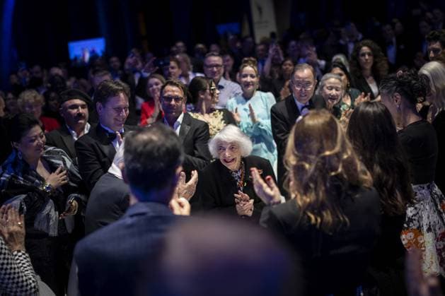 Entertainment Bilder des Tages 74. Berlinale, Cinema for Peace Gala Margot Friedlaender, Holocaust-Ueberlebende, beim Cinema for Peace in Berlin, 19.02.2024. Fotografiert im Auftrag des Auswaertigen Amtes. Berlin Deutschland *** Margot Friedlaender, Holocaust survivor, at the Cinema for Peace in Berlin, 19 02 2024 Photographed on behalf of the Federal Foreign Office Berlin Germany Copyright: xKiraxHofmannx