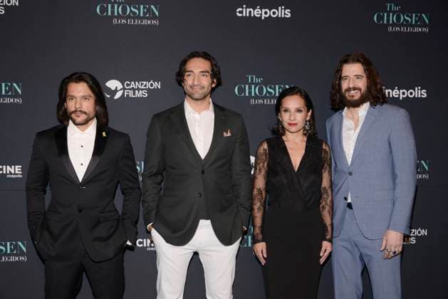 February 19, 2024, Mexico City, Ciudad de Mexico, Mexico: February 19, 2024, Mexico City, Mexico: (L-R) Shahar Isaac, Abe Bueno Jallad, Vanessa Benavente and Jonathan Roumie attend the red carpet of The Chosen Tv series season 4 premiere at Cinepolis Miyana. on February 19, 2024, Mexico City, Mexico. Mexico City Mexico - ZUMAe321 20240219_zea_e321_043 Copyright: xCarlosxTischler xEyepixxGroupx