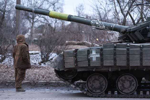 News Themen der Woche KW08 News Bilder des Tages RUSSIA, DONETSK - FEBRUARY 19, 2024: A T-64 tank of the Ukrainian Armed Forces captured by the Russian troops in the city of Avdeyevka, is pictured in a street in Donetsk. Russian forces liberated the city of Avdeyevka on February 17. Dmitry Yagodkin TASS  67483392