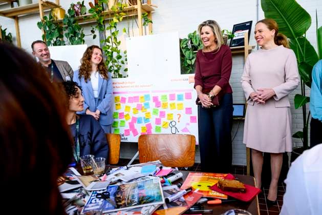 Entertainment Themen der Woche KW08 Entertainment Bilder des Tages 20-02-2024 Rotterdam Queen Maxima and Minister Carola Schouten visited Socialdebt, a fintech for social debt collection that helps young people with emerging debts to pay them off as quickly as possible and guides them to a financially stable future .in Microlab Rotterdam. Â  Copyright: xPPEx