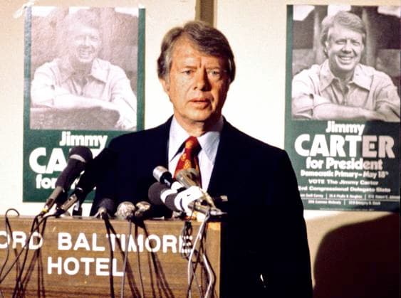 Carter Campaigns in Baltimore Maryland Governor Jimmy Carter (Democrat of Georgia) a candidate for the 1976 Democratic nomination for President of the United States, makes a campaign appearance in Baltimore, Maryland on May 13, 1976. Standing at right is Mayor William Donald Schaefer (Democrat of Baltimore). Credit: Arnie Sachs CNP Baltimore Maryland United States of America EDITORIAL USE ONLY Copyright: xx ArniexSachsx cnpphotos054630