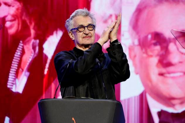 Wim Wenders bei der Verleihung des Goldenen Ehrenbären an Martin Scorsese auf der Berlinale 2024 74. Internationale Filmfestspiele Berlin im Berlinale Palast. Berlin, 20.02.2024