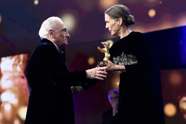 Martin Scorsese und Mariette Rissenbeek bei der Verleihung des Goldenen Ehrenbären an Martin Scorsese auf der Berlinale 2024 74. Internationale Filmfestspiele Berlin im Berlinale Palast. Berlin, 20.02.2024 *** Martin Scorsese and Mariette Rissenbeek at the presentation of the Honorary Golden Bear to Martin Scorsese at the Berlinale 2024 74 Berlin International Film Festival at the Berlinale Palast Berlin, 20 02 2024 Foto:xC.xNiehausx xFuturexImagex ehrenbaer_4570