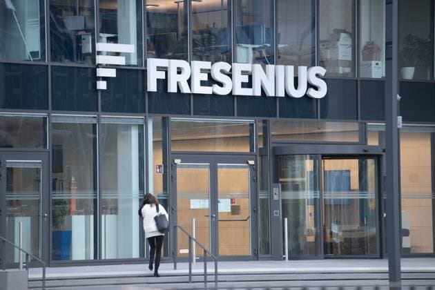 Die FRESENIUS Konzernzentrale, allgemein, feature, Randmotiv, Symbolfoto Aussenansicht, Logo, Bilanzpressekonferenz der Fresenius SE am 21.02.2024 in Bad Homburg,