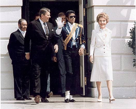 Michael Jackson and the Reagans Pop singer Michael Jackson, center, waves as he and United States President Ronald Reagan, left, and first lady Nancy Reagan, right, arrive at the White House ceremony to launch the Campaign against Drunk Driving in Washington, DC on May 14, 1984. Credit: Ron Sachs CNP Washington District of Columbia United States of America EDITORIAL USE ONLY Copyright: xx RonxSachsx cnpphotos058124