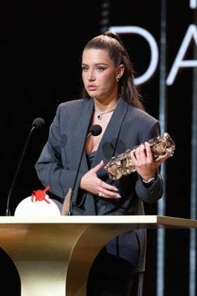 49eme Ã dition de la cÃ rÃ monie des CÃ sar Ã l?Olympia Ã Paris Adele Exarchopoulos (CÃ sar de la meilleure actrice dans un second rÃ le pour Â« Je Verrai Toujours Vos Visages Â» - 49eme Ã dition de la cÃ rÃ monie des CÃ sar Ã l?Olympia Ã Paris le 23 fÃ vrier 2024 Dominique Jacovides Olivier Borde Bestimage 49th Cesar Film Awards at L Olympia on February 23, 2024 in Paris Paris France  Copyright: xBORDE-JACOVIDESx xBESTIMAGExBORDE-JACOVIDESx xBESTIMAGEx