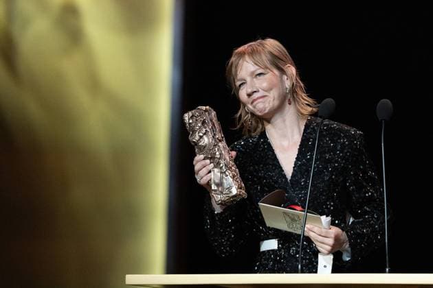 Bilder des Jahres 2024, Entertainment 02 Februar Entertainment Themen der Woche KW08 Entertainment Bilder des Tages 49eme Ã dition de la cÃ rÃ monie des CÃ sar Ã l?Olympia Ã Paris Sandra Hüller, CÃ sar de la meilleure actrice pour Anatomie d?une chute - 49eme Ã dition de la cÃ rÃ monie des CÃ sar Ã l?Olympia Ã Paris le 23 fÃ vrier 2024 Dominique Jacovides Olivier Borde Bestimage 49th Cesar Film Awards at L Olympia on February 23, 2024 in Paris Paris France  Copyright: xBORDE-JACOVIDESx xBESTIMAGExBORDE-JACOVIDESx xBESTIMAGEx