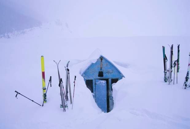 IMAGO Creative, Winter, Auf dem Land The Burton Hut at Sphinx Bay on Garibaldi Lake, Garibaldi Provincial Park, BC Canada  Copyright: x AllCanadaPhotos.comx 1990-51608