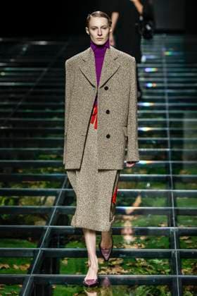 DÃ filÃ Prada mode automne hiver 2024-2025 lors de la Fashion Week de Milan (MFW) DÃ filÃ Prada mode femme automne hiver 2024-2025 lors de la Fashion Week de Milan (MFW), Ã Milan, Italie, le 24 fÃ vrier 2024. Prada fashion show during the Milan Fashion Week Womenswear Fall Winter 2024-2025 on February 24, 2024 in Milan, Italy. Milan Italie  Copyright: xAgencex xBestimagexAgencex xBestimagex